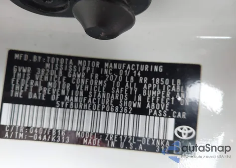 2014 Toyota Corolla Le z USA, uszkodzony, nr VIN 5YFBURHE0EP068362